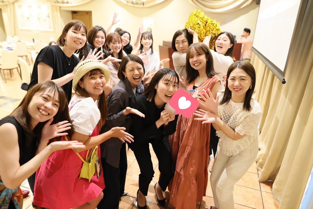 attractivesaiyo's tweet photo. アトラクティブの社内表彰をご紹介🏆
詳しくはこちらをご覧ください💁‍♀️♪

https://t.co/EK7dp7cCTW

#スパニッシュガーデン
#ルシェルアンジュ
#グランダブリュー
#ザギャラリー
#ドレス
#プランナー
#ウェディング
#ブライダル
#就活
#転職
#社内表彰
#コーディネート
#プレゼン
#求人
#新卒
#中途 https://t.co/lcjEQSNJLC