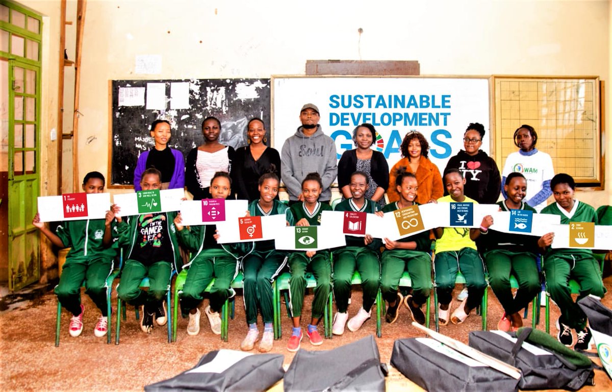 PascaleFressoz's tweet photo. Au Kenya, notre responsable Caroline Wambui, journaliste de formation, et son équipe AI-ODD Kenya, forment des jeunes filles en école supérieure et dans le cadre des Scouts & Guides.
Il est important de conjuguer durabilité et innovation dès le plus jeune âge.
#ODD #AIODD #ONU https://t.co/4NnlgyuibD