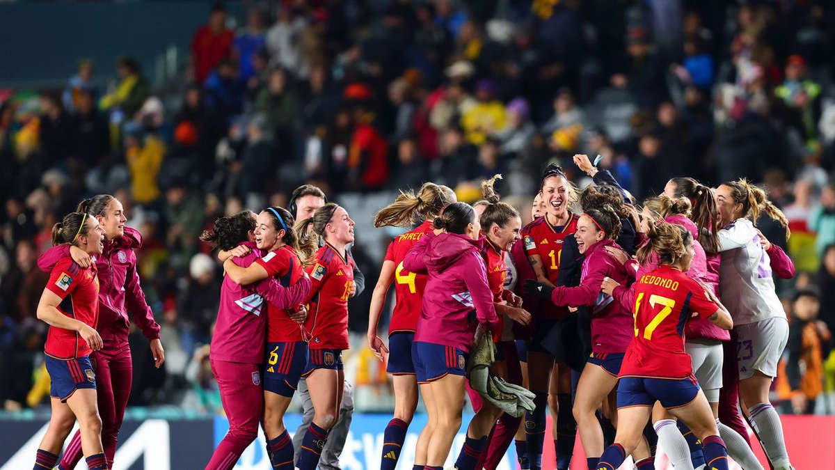 telemadrid's tweet photo. Pantallas gigantes, en Madrid, Leganés, Arganda, Alcobendas y Coslada, para ver la final del Mundial  https://t.co/Z9bo6O44KA https://t.co/JYBRIqBZi2