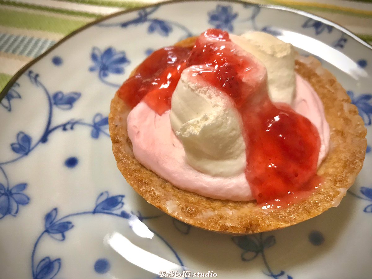 ToMoKi_studio's tweet photo. 昨日いただいた

差し入れの続き

ストロベリーうまうま🍓 https://t.co/GzqQ2QMevm