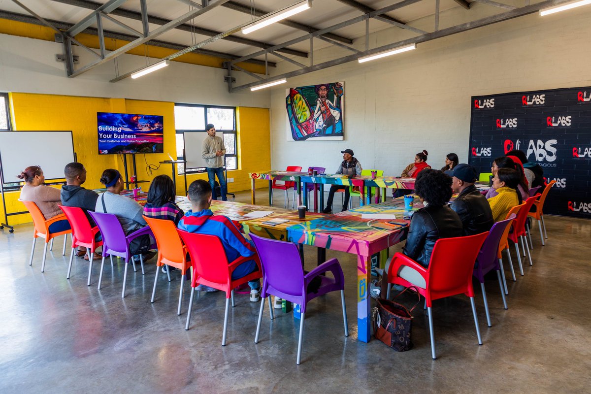 RLabs's tweet photo. What a beautiful day in the Mother City as we welcome New Entrepreneurs into our Training Space for the 11th Cohort of our Innovation & Entrepreneurship Programme.
#WestridgeDLAB #SmallBusiness #Startup #MakingHOPEContagious #IamAI #MakingHOPEContagious #IEP #HOPEGivers #dlabs https://t.co/vtDJE7VzmN