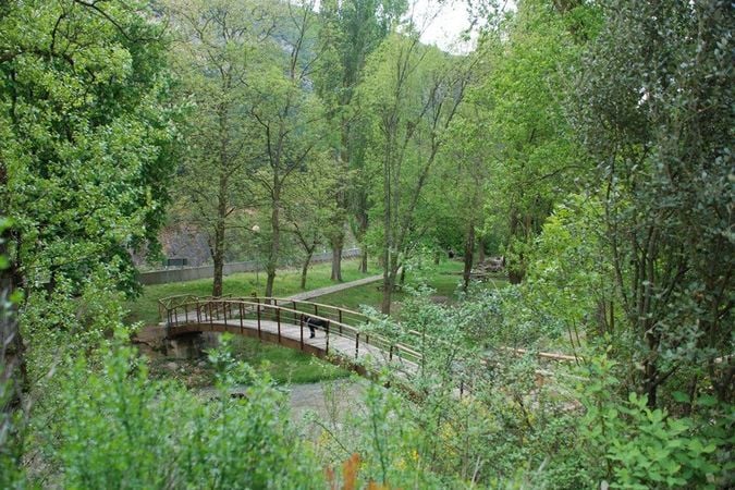 Historia, cultura, tradición, naturaleza y gastronomía. Si buscas alguno de estos cinco atractivos turísticos los encontrarás en #Oña, un pueblecito con mucho encanto en la provincia de #Burgos
Más información 👇 buff.ly/3qlsVVz 
#CastillayLeon #turismo 
<a href="/AlcaldiaOna/">Turismo Oña</a>