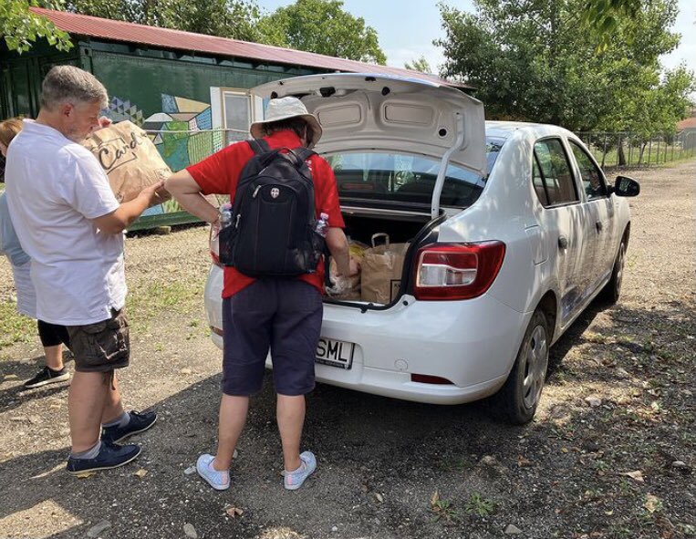 Smiles_Romania's tweet photo. We want to thank the current mission trip group who will be leaving shortly to come home!
Safe travels !
And thank you for sharing your travels and adventures with us! 

So who is going next ? Please tag us in your stories if you are due here soon! https://t.co/iFonakajWi