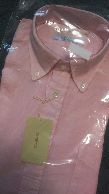 シャツが届きました
Sakuraという色名のピンクのRemake Polo!!

ピンクをいままで敬遠してた自分がアホに思えるほどよく似合う しかも大人っぽいぞ～この色!
生地は平織りのカンクリーニリネンなので肌触りも柔らかく最高です。 