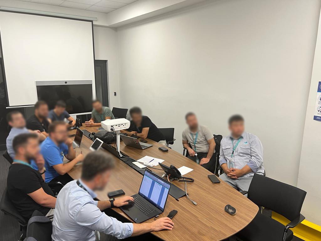 KnowledgeClubTR's tweet photo. İstanbul Havalimanı IGA için CCIE & CCSI Şefik Doğan Kararaylı Hocamızla 7-11 Ağustos 2023 tarihleri arasında Istanbul Havalimanı IGA DC yerleşkesinde düzenlediğimiz 2. Grup CCNA eğitimimizi başarıyla tamamladık.
#Istanbulhavalimanı #IGA #istsystems #CCNA #cisco #Network https://t.co/lQGTTKaVrv