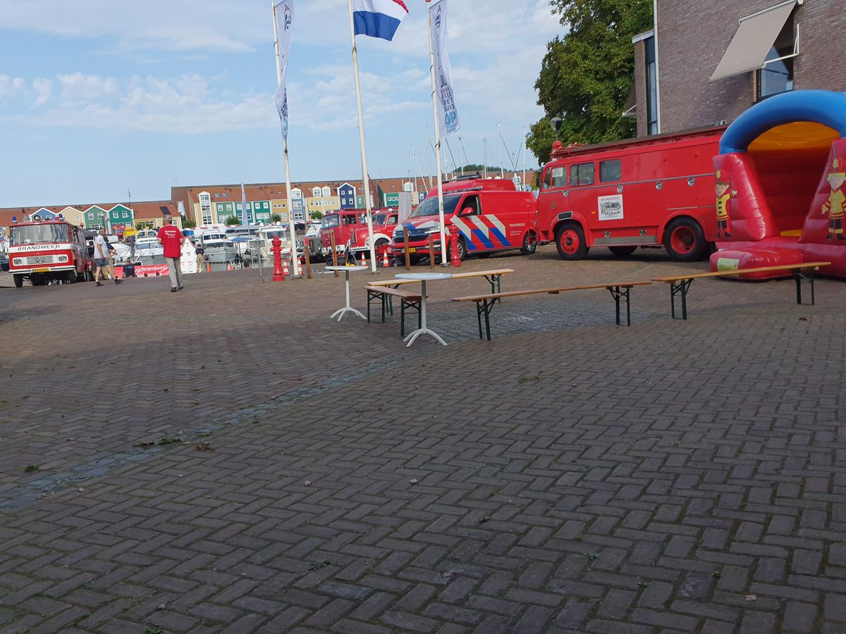 Veiligheidsplein op de <a href="/Vestingdagen/">Vestingdagen</a> is geopend bij het <a href="/NatBRWmuseum/">Nationaal Brandweermuseum Hellevoetsluis</a>