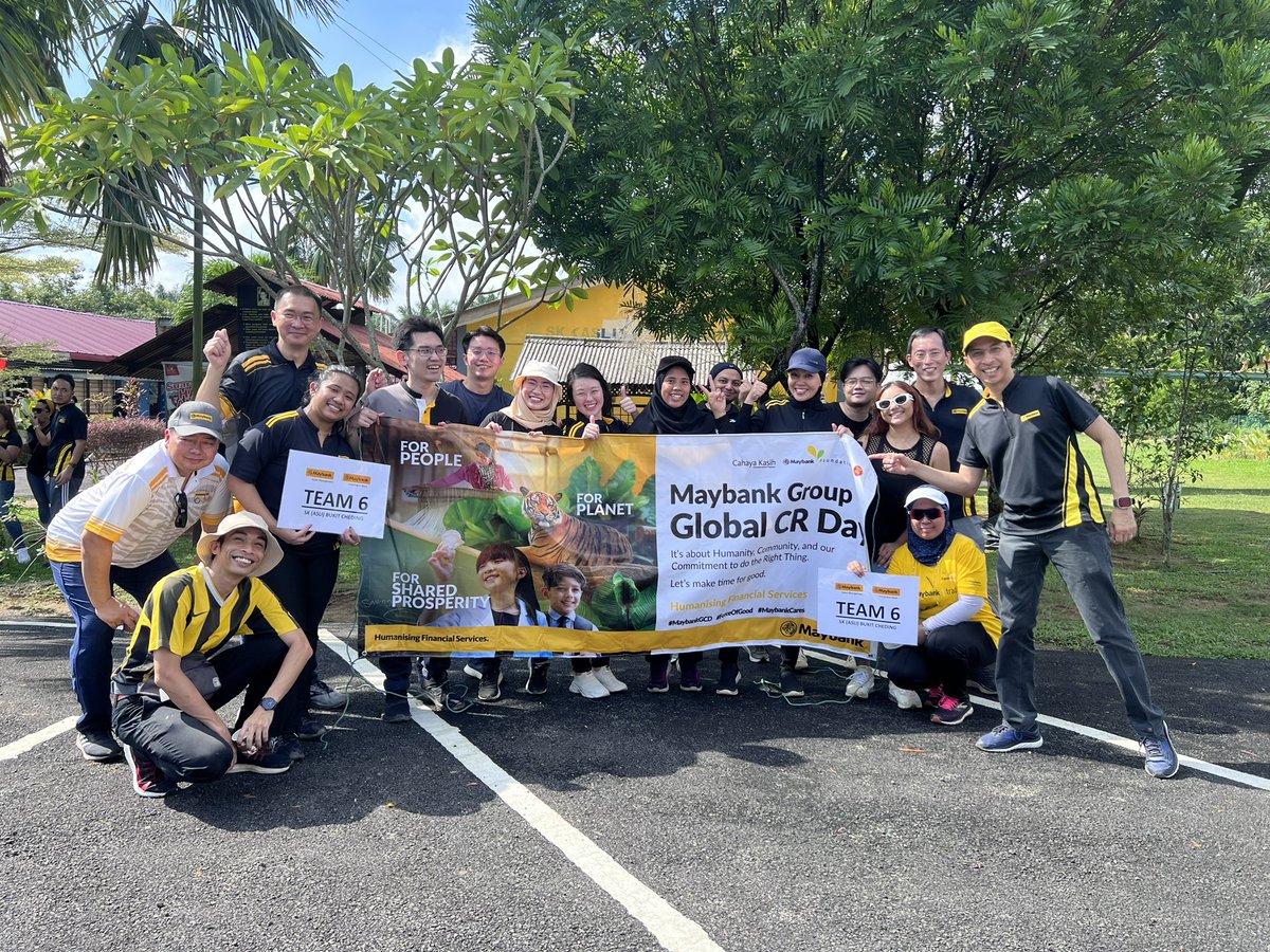 Lok3600's tweet photo. @MyMaybank #GlobalCRDay at Sekolah Kebangsaan (Asli) Bukit Cheding and Sekolah Kebangsaan Kampong Busut Asli, Selangor. Great day out and time well spent at the orang asli schools. ❤️ #DEI @fadlmohamed88 @MuzHisham https://t.co/TfpdjEy3fZ