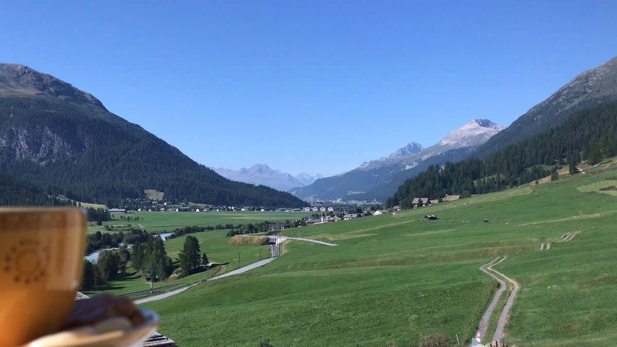 Guten Morgen Tweeties ⛰🤩

#verliebtindieschweiz
#Graubünden
#engadin 
#zuoz