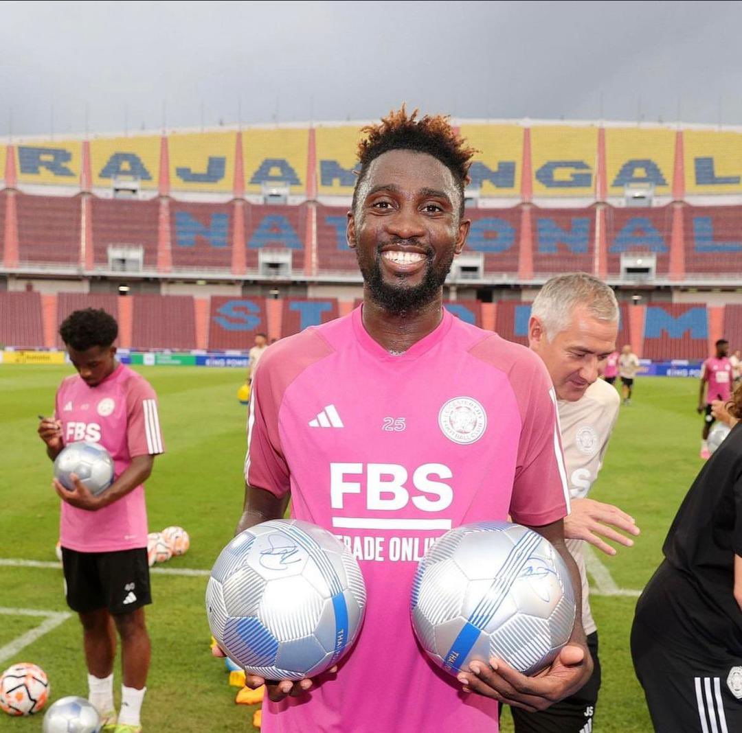 TWEETORACLE's tweet photo. Wilfred Ndidi to Bayern Munich is a massive coup for Nigerian Football and for the Bavariam giant. He's a multi talented player for a multi talented team.
He's such a mid field maestro and a great addition to the team #Ndidi2Bayern https://t.co/l7ZjO9URRE