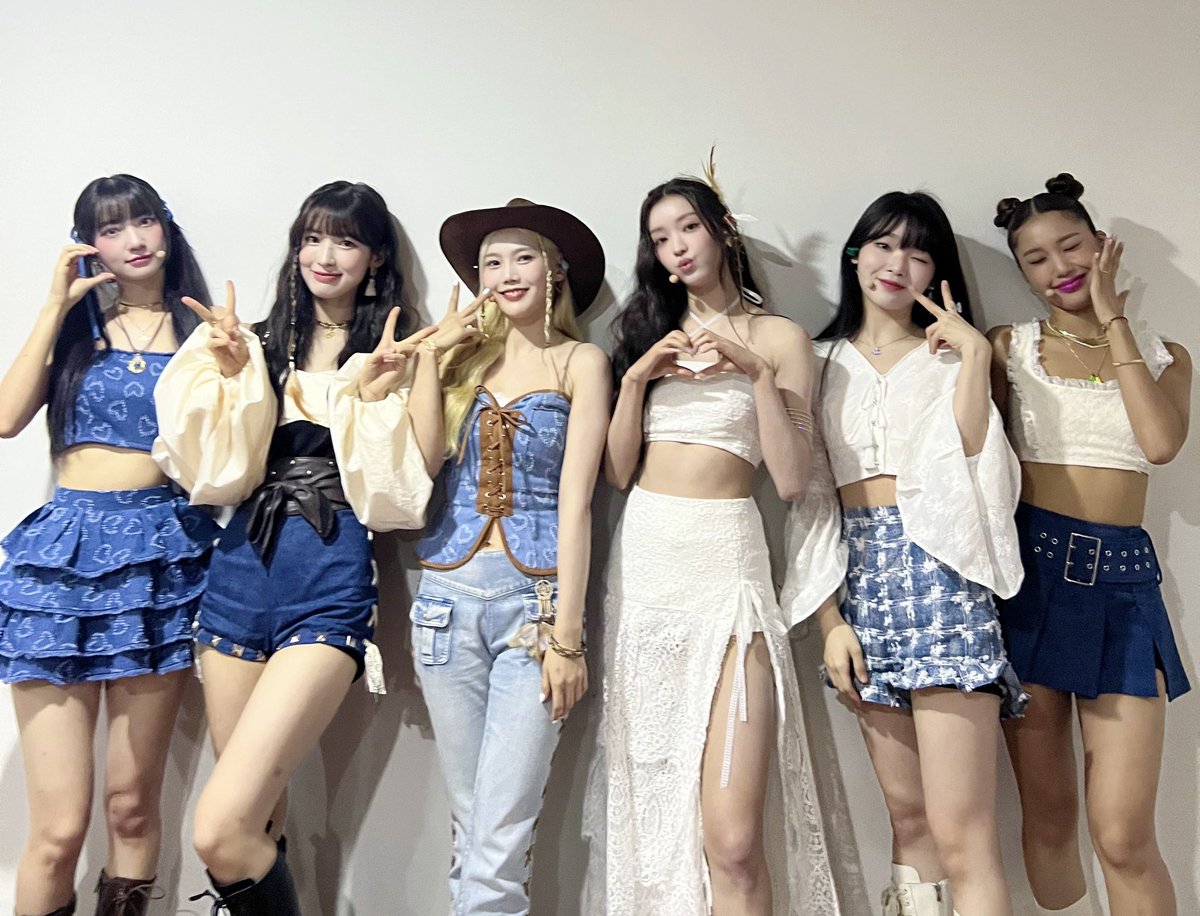 8_OHMYGIRL's tweet photo. [#OhTimes] 230819 쇼! 음악중심 📸

오랜만에 다시 만난 짱마이걸💕 늦여름 무더위도 날려버릴 만큼 청량하고 시원한 무대였어요😆 미라클 여러분들도 즐겁게 보셨나요⁉ 

#오마이걸 #OHMYGIRL #OMG 
#여름이_들려 https://t.co/vJ4NimvrEn