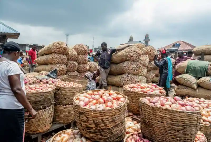 Ghanaian Community Leader in Niger Appeals to ECOWAS to Lift Sanctions on Niger 
#davasnews 
#NigerCoup  davasnews.com/2023/08/ghanai…