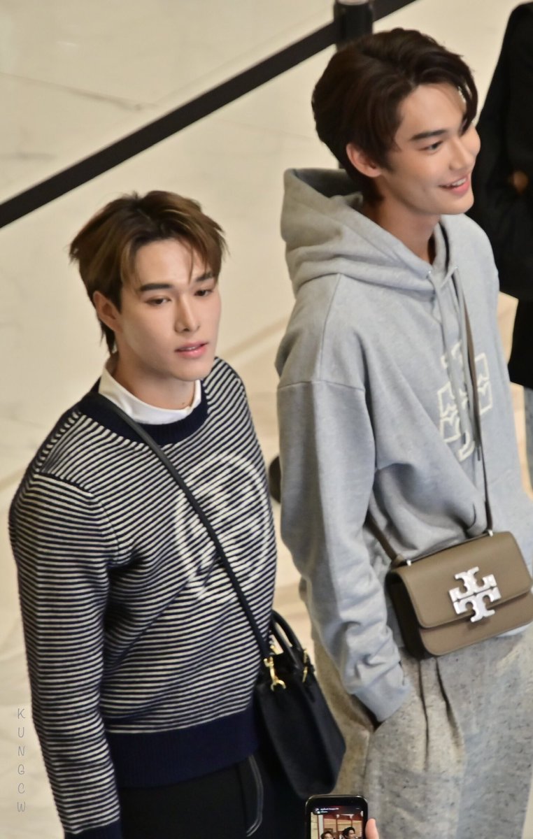 CWKung_'s tweet photo. สองพี่น้อง น่ารักมาก 
#TMonogramxDew 
#TMonogramxNani
#ToryBurchICONSIAM
#ToryBurchThailand 
#dew_jsu #hirunkit_ 
@dew_jsu  @Hirunkit_ https://t.co/IOxsU4kSaa