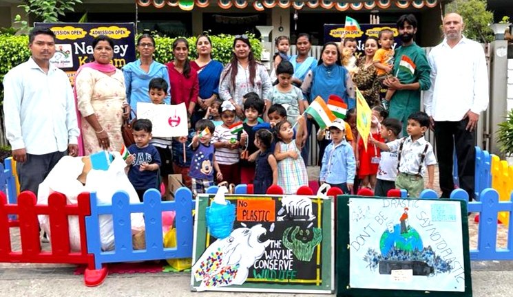 Gaurav_cml's tweet photo. Thank you Nanhe Kadam Play Way School for your Support in #Badlaav 
Plastic Awareness &amp; Collection Drive 
#Ludhiana #Switch4change #plasticpollution #Awareness #Children #SwachhSurvekshan2023 #Punjab #MCL #Smartcity  #Swachhbharatmission #Waste2wealth https://t.co/RTnl2GmSil