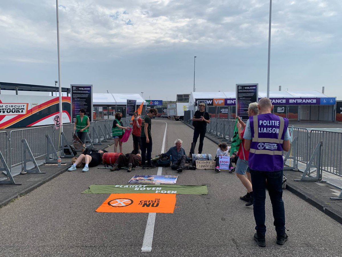 Asha ten Broeke tweet media