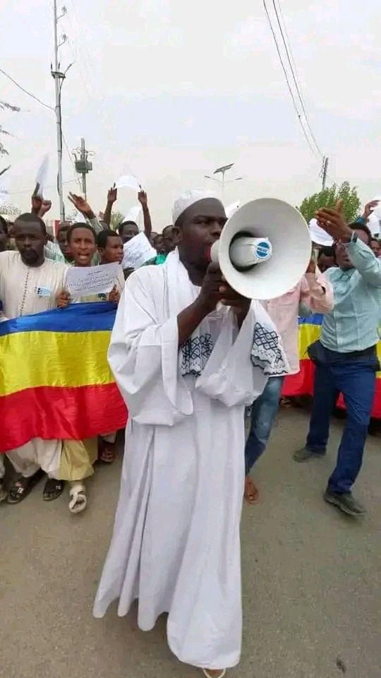 AbdouDo18195369's tweet photo. France 🇫🇷 # Tchad 🇹🇩 Mobilisation générale au Tchad 🇹🇩 contre la présence des troupes françaises. https://t.co/VCwY8TGmK4