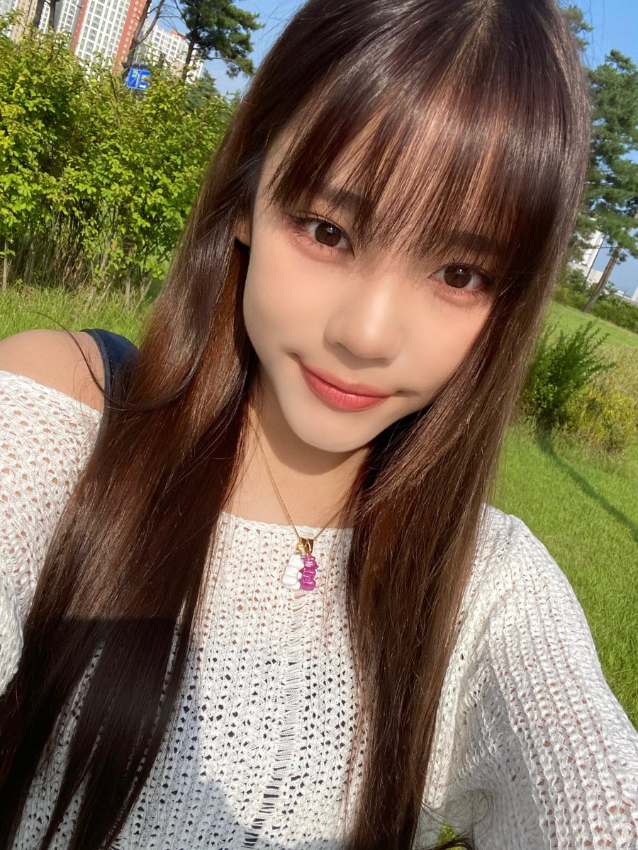 꺅!! 햇빛 주의보☀️

#첫사랑 #CSR #시현 #SIHYEON