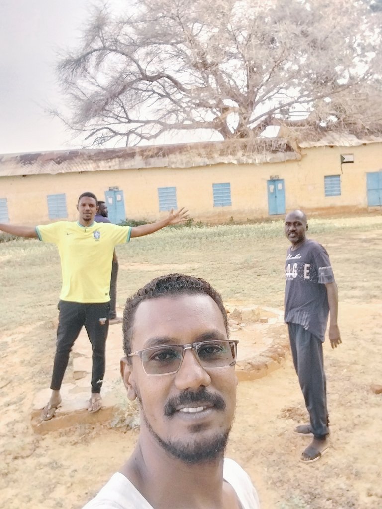 awad955's tweet photo. الاضية زكريا تفر 
AlFula IDPs 😅 https://t.co/PNrZWNW4dB