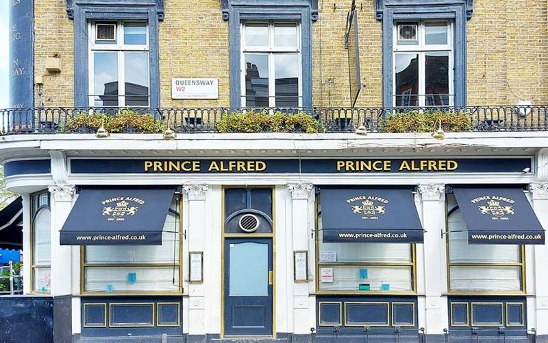 deansblinds's tweet image. The Marlesbury Awning is a beautiful combination of vintage and modern style. It draws inspiration from the window awnings of 19th Century London and is made with modern materials for ease of use and robust durability.

Learn More:
l8r.it/DoWq

#awning #windowawning