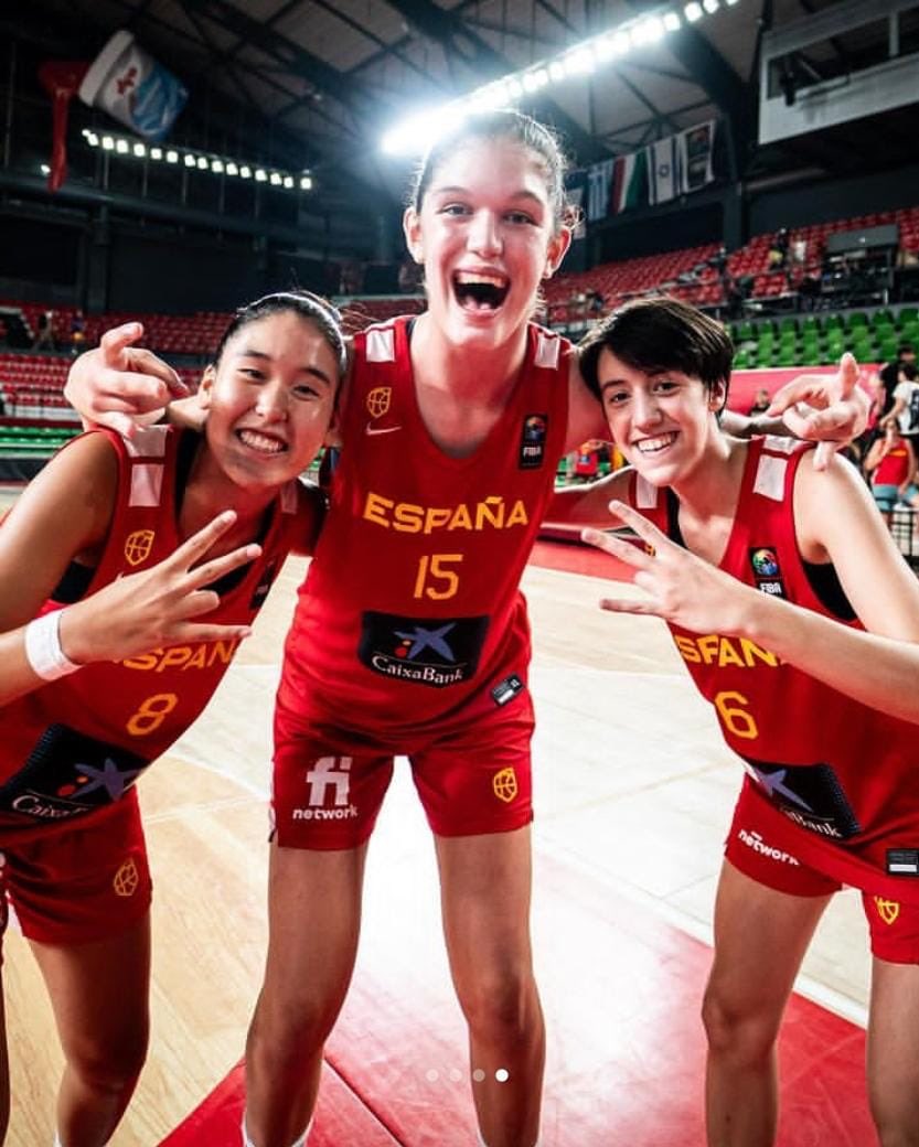 LKLaguna's tweet photo. Nicole jugará esta tarde la final del Cto. Europa U16. Felicidades para nuestra 🦉🏀❤️. Vamosssss Nicole https://t.co/KoIRu4e3sh