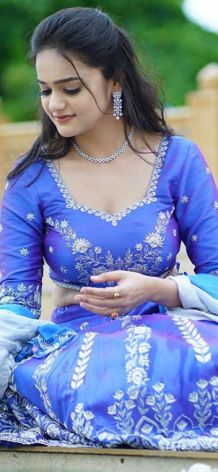 F34b_4DXAAASdq3?format=jpg&name=large