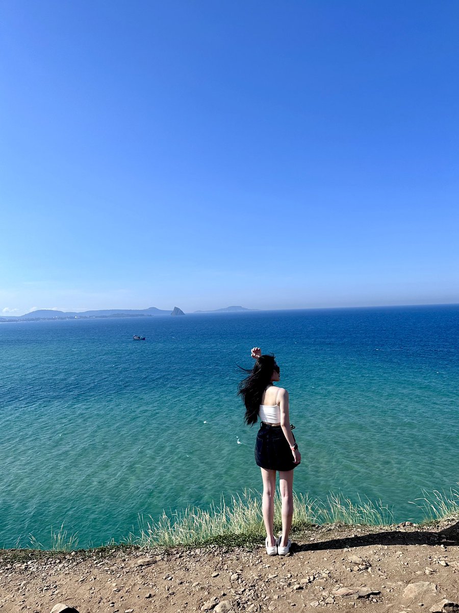 Phía trước là phong cảnh rất đẹp 
Ý e là đừng quay đầu 🤗🌊🩵