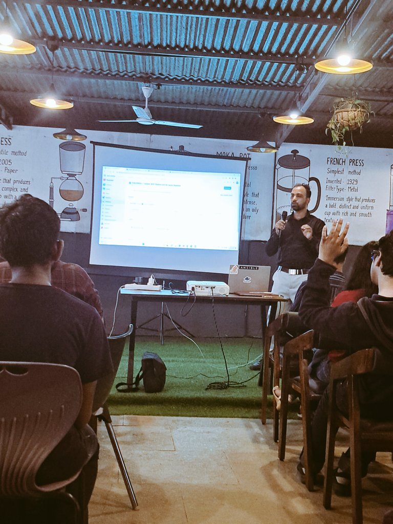 AmanIngle16's tweet photo. Rahul Ambore  sir is talking  about
" Cost Optimization in Cloud " 

#TechBrewersMeetup
@ClubTechBrewers https://t.co/1EBbQyxli6