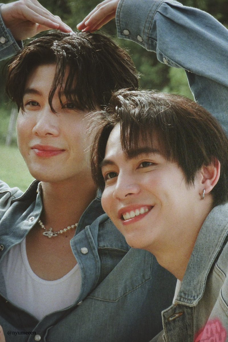 nyumeeen's tweet photo. film like 📸 in Hokkaido 
soooooooo cute🥰 
#GMMTVFANTIMEinHokkaido
#FirstKhaotung 
#เฟิร์สข้าวตัง https://t.co/KQxdImwEbh