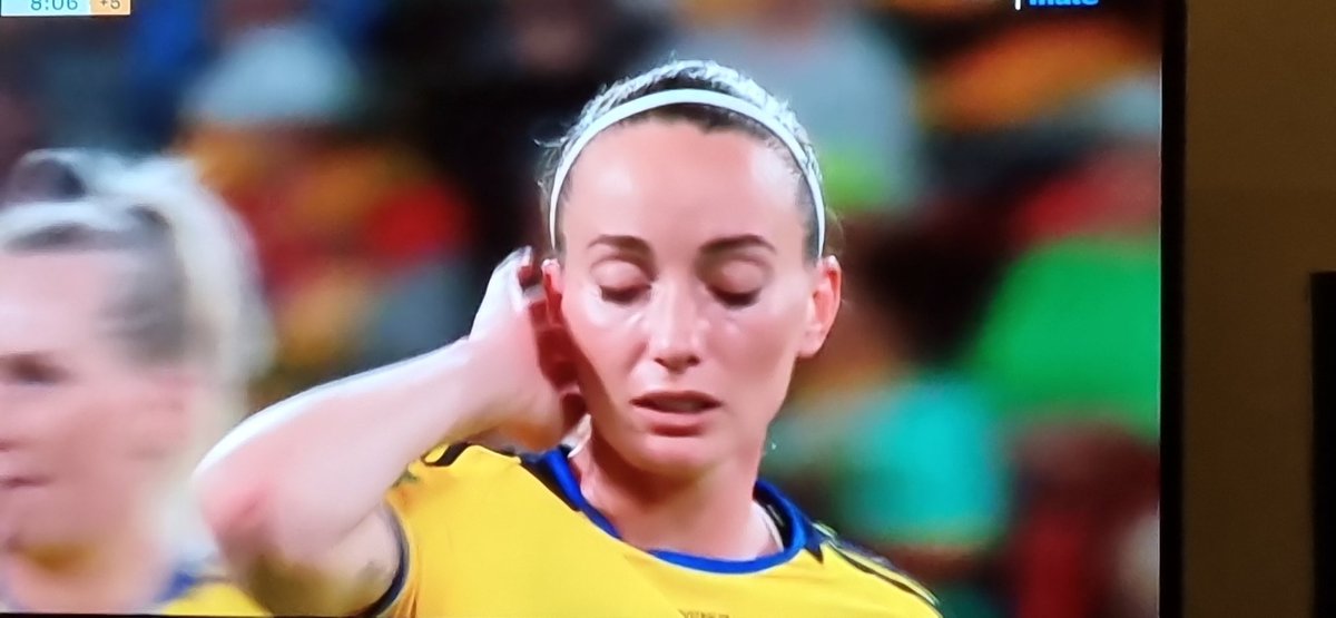 RiverinaMurray's tweet photo. @CaitlinFoord good clean commitment in that tackle, you squared her up for pushing Gorry around and rattled the captain 👏 your commitment in tackles this tournament has been awesome 🔨 https://t.co/hSNGoAD5WA