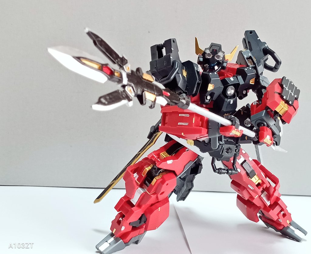 daitin0308's tweet photo. ・覇天武-羅月
　将軍専用機:覇天武の軽装高機動形態。各種アーマーを取り払い、背部にフレキシブルブースターと、腰部にテールブースターを備え、格闘戦時の機動力向上をはかっている。
　武装は既存の2本の長刀に加え、新たに大槍:天山を備え、戦場で武を振るう↓
#30MM古代都市戦 
#30MM地球連合軍 https://t.co/IuOyu8LrzA