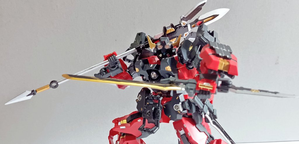 daitin0308's tweet photo. ・覇天武-羅月
　将軍専用機:覇天武の軽装高機動形態。各種アーマーを取り払い、背部にフレキシブルブースターと、腰部にテールブースターを備え、格闘戦時の機動力向上をはかっている。
　武装は既存の2本の長刀に加え、新たに大槍:天山を備え、戦場で武を振るう↓
#30MM古代都市戦 
#30MM地球連合軍 https://t.co/IuOyu8LrzA