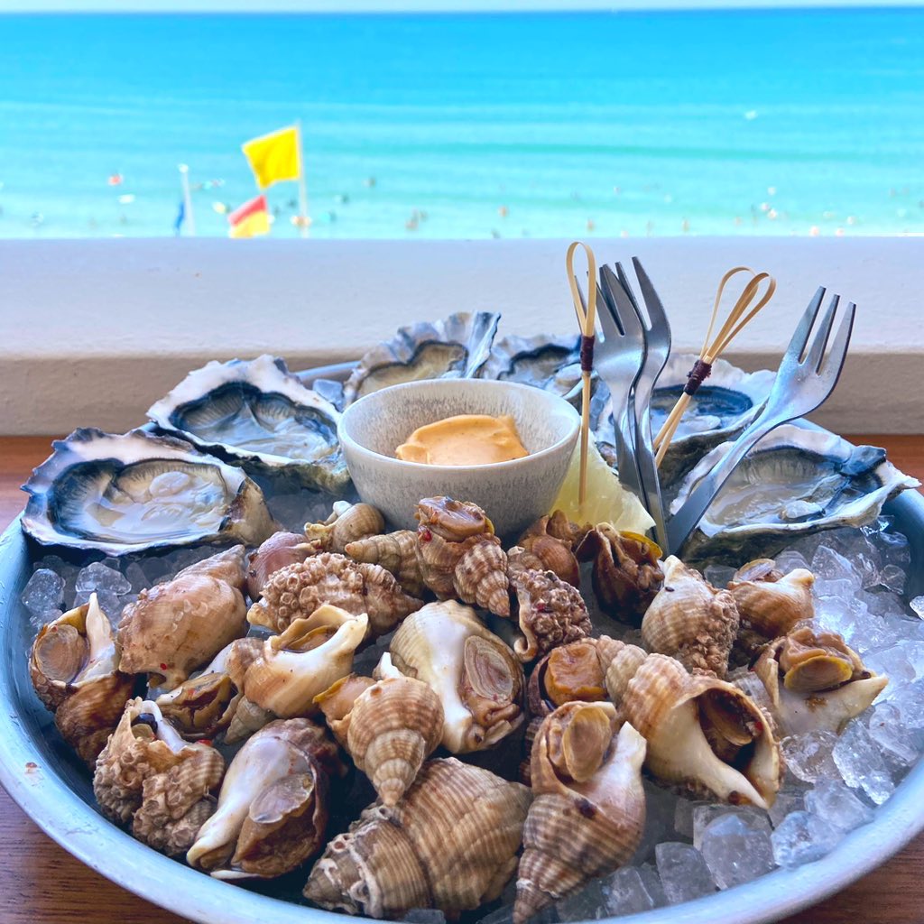 FoodieMemories's tweet image. Breakfast &amp;amp; lunch with an ocean view…
What else? 😎🌊
Bar Epic #Biarritz #CôteDesBasques
