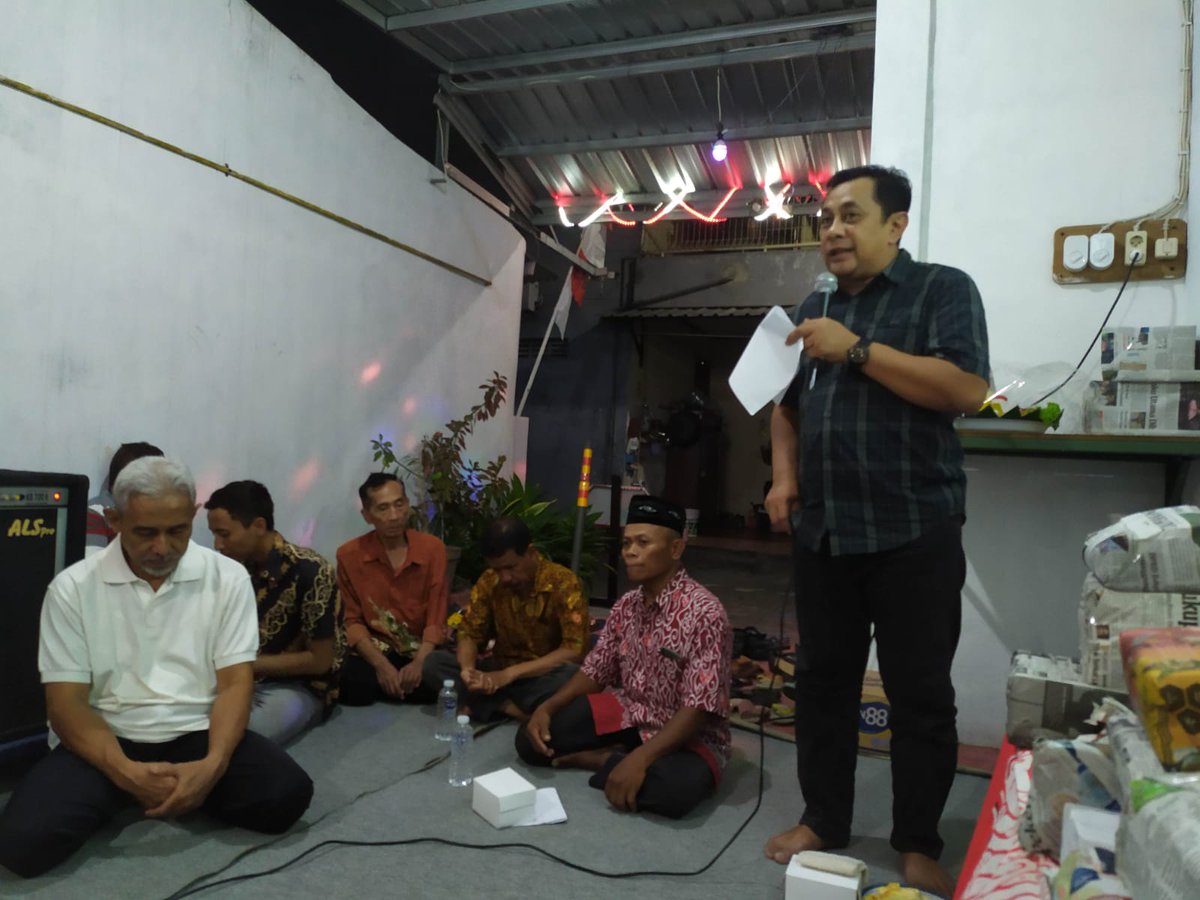 psi_dpdkotasmrg's tweet photo. Kekompakan antara Bro Narendra bersama konstituen terus terjalin dengan berbagai kegiatan yang bersama warga setempat, tetap konsisten "Hadir Kerja Untuk Rakyat" Bro Narendra berpesan untuk terus merawat persatuan &amp; menjaga keutuhan NKRI. https://t.co/t0HCOpQu5p