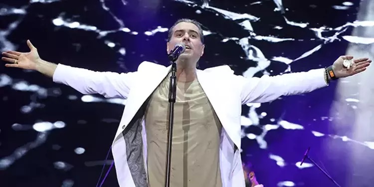 Haktan nağmeleriyle Kuruçeşme Açıkhava’yı fethetti

posta.com.tr/galeri/haktan-…