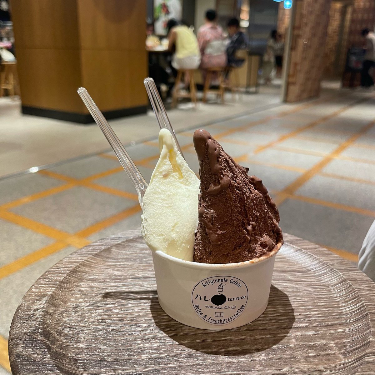 MISA929648782's tweet photo. ジェラート✨
レモンヨーグルト🍋
濃厚チョコレート🍫
(パリパリチョコ入り)
単体で食べても最高だけど、
合わせて食べるとチーズケーキのチョコレートがけって感じてめちゃくちゃ美味🥹💕
#日本橋　#ジェラート https://t.co/GvzYFyIhXx