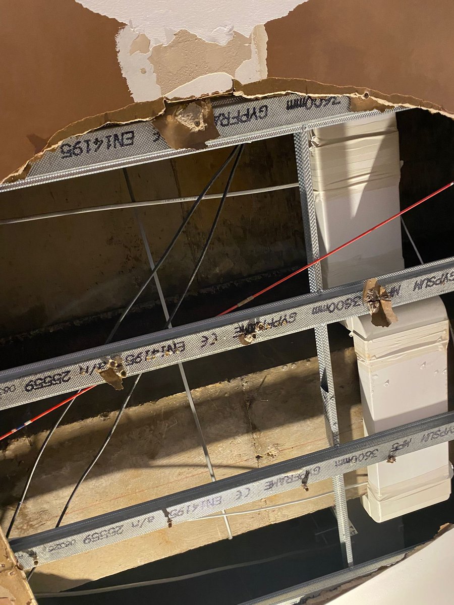 michelle_nw's tweet photo. @LQHomesMatter @LQcontactus @FloEshalomi @Kwajotweneboa After a year of trying to get repair works done from constant leaks this is what it has come to. My mom’s ceiling has collapsed in her flat exposing her to mould and God knows what else. #socialhousing #landq #fail https://t.co/HOaevVOqcl