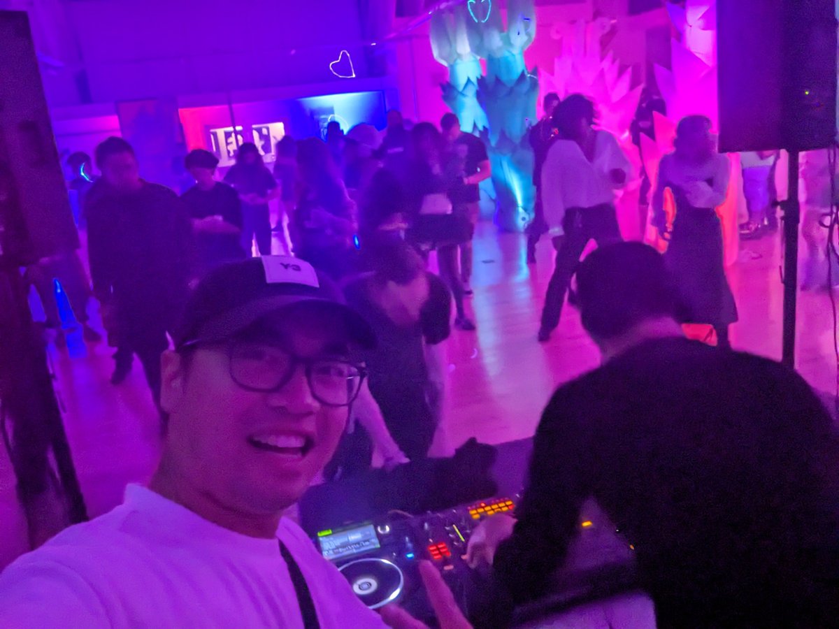 I got roped into a B2B at the afterparty LOL
