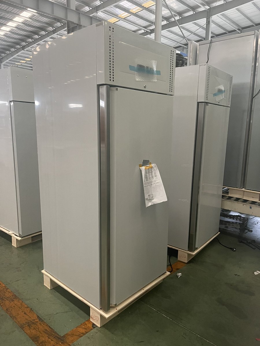 GN650BT #commercialrefrigerator  #kitchenequipmentsupplier  #commercialkitchen