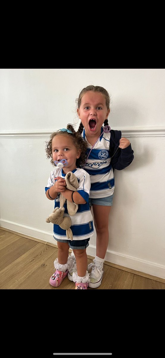 EMCarroll_'s tweet photo. The girls are ready 💙🤍💙🤍 #QPR @samcqpr https://t.co/ebwruzmHc5