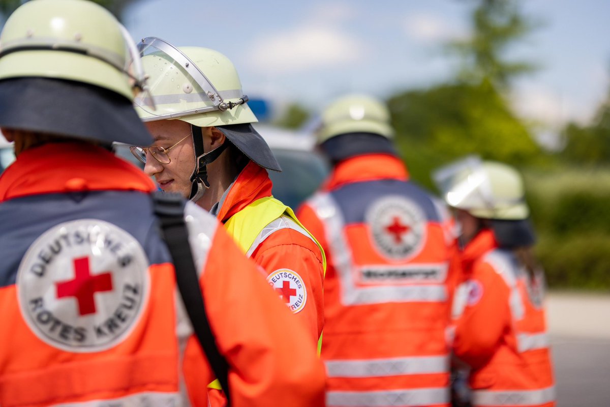 Menschlichkeit kennt keine Grenzen! 

Humanitäre Hilfe ist ein Grundpfeiler der internationalen Rotkreuz- und Rothalbmondbewegung.

Am Welttag der humanitären Hilfe danken wir all jenen, die weltweit mit unermüdlichem Engagement Notleidenden beistehen.

#WorldHumanitarianDay2023