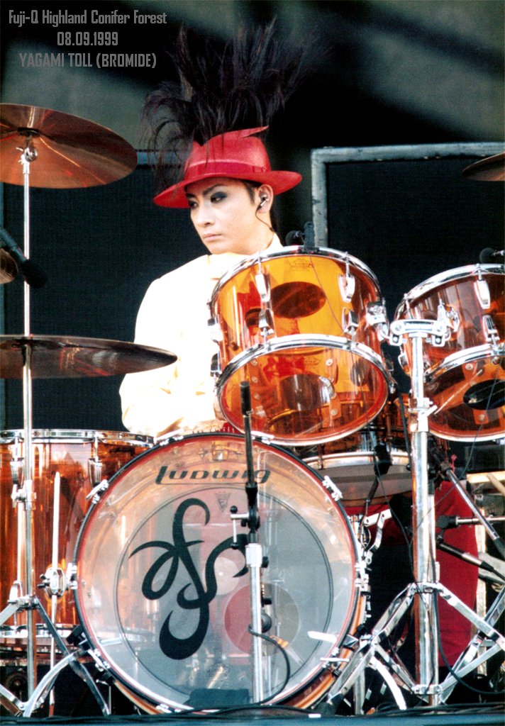 MusicWiki_ru's tweet photo. Сегодня 61 день рождения отмечает anii японской сцены ударник BUCK-TICK - Ягами Толл! ☆*o(≧▽≦)o*☆

С днём рождения, Ягами-сан!┌iii┐ (◕‿◕* )

#ヤガミトール #Yagami_Toll #Ягами_Толл #BUCKTICK #Buck_Tick #BT #Buck_Tick_1999 #BT1999 #Buck_Tick_2023 #BT2023 #jrock #bromide https://t.co/1htXnDJIIv