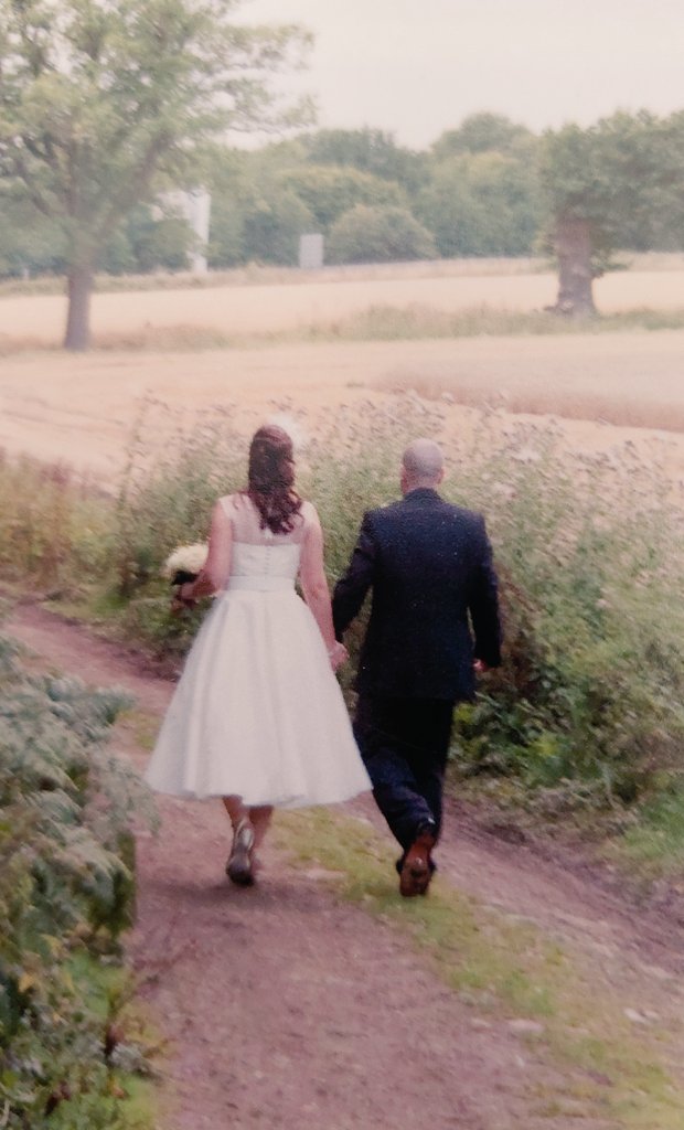ClareOl00782662's tweet image. After a busy week of packing up the ward, it's time to celebrate &amp;amp; relax !. Happy 13th wedding anniversary to this amazing person who puts up with me &amp;amp; supports me !!! ❤️😊🥂💐