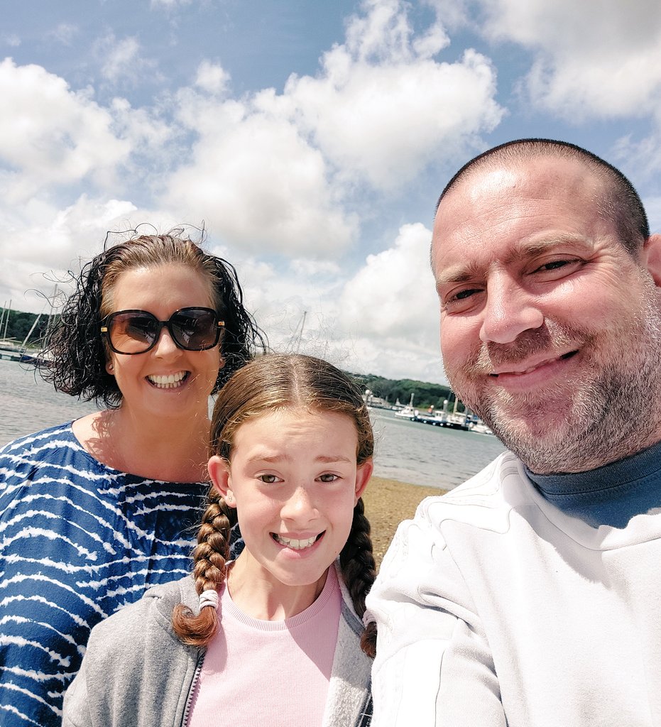 ClareOl00782662's tweet image. After a busy week of packing up the ward, it's time to celebrate &amp;amp; relax !. Happy 13th wedding anniversary to this amazing person who puts up with me &amp;amp; supports me !!! ❤️😊🥂💐