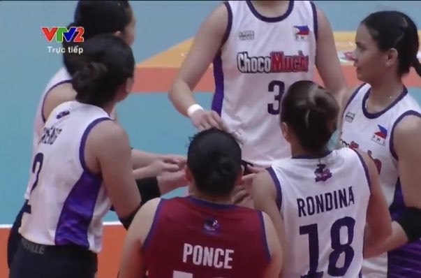 volleytrails's tweet photo. JUST IN: 🇵🇭 Choco Mucho wins the match against 🇯🇵 Kansai University in 4 sets, (25-17, 25-23, 19-25, 25-22). Congratulations, Titans! #VTVCup2023 https://t.co/wcJyASZkjD