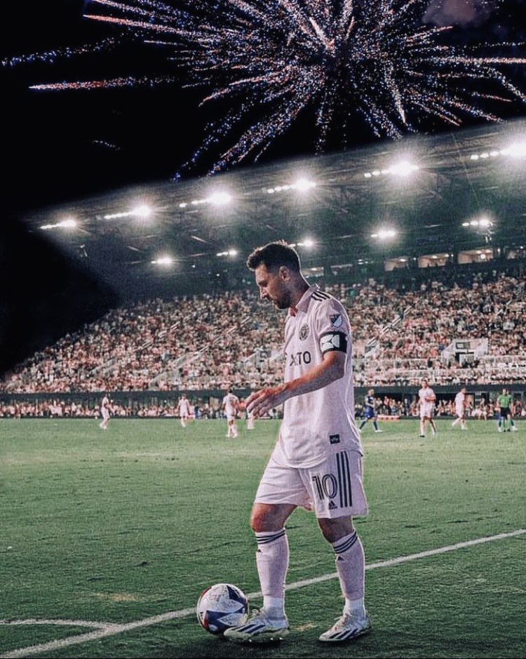 CFC_Janty's tweet photo. If Inter Miami win in tonight cup final Lionel Messi will have the most trophies in Football history. 

If he loses we laugh, if he wins we congratulate him. 🤝 https://t.co/OVlF2i4T5H