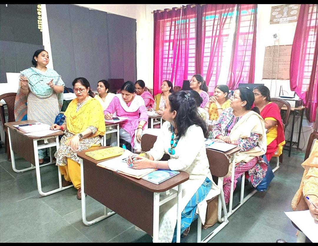 EnclaveGgsss's tweet photo. “The bad news is time flies. The good news is you’re the pilot”

 LIC 1 ART 13 was all about effective time management @EnclaveGgsss
Learning Time Management together

@Dir_Education @dilli_shiksha @AtishiAAP @LetsTalkEdun https://t.co/5KQ3inhLM6