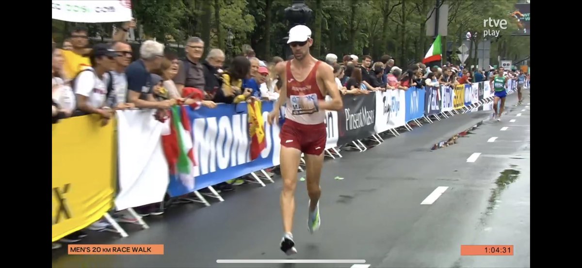 Lauorva's tweet photo. Y si encima empieza con un oro de Álvaro Martín en los 20 KM marcha, no hay nada que añadir. Espectacular carrera 🤩 #Budapest23 https://t.co/swBxqlbWJM