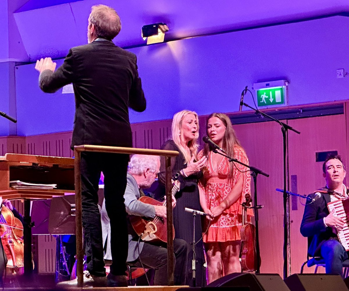shamrockone's tweet photo. Something magic always happens in @NCH_Music when trad and orchestral hang out together! Fabulous night with @altanmusic and @rte_co The most perfect shelter from Storm Betty! #trad #orchestral #fusion #altan #rteconcertorchestra #davidbrophy https://t.co/lNWhEVnMP3