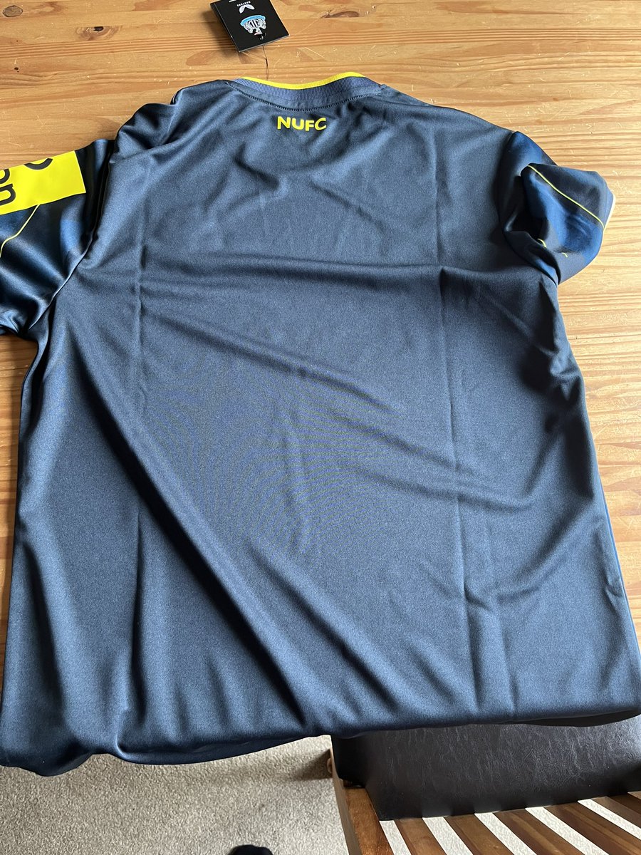 grahamerickson's tweet photo. Ordered online from @CastoreEngland two tops. One personalised one not. How do these mistakes keep repeatedly happening. Shocking quality control! https://t.co/lrRfkdPHr9