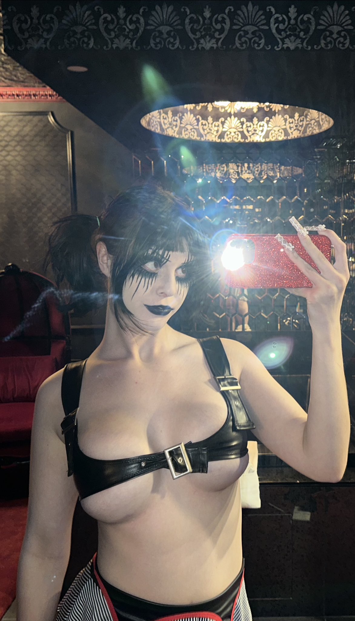 6ar6ie6 on X: peek a boo 👻 t.coiverii3HxY  X