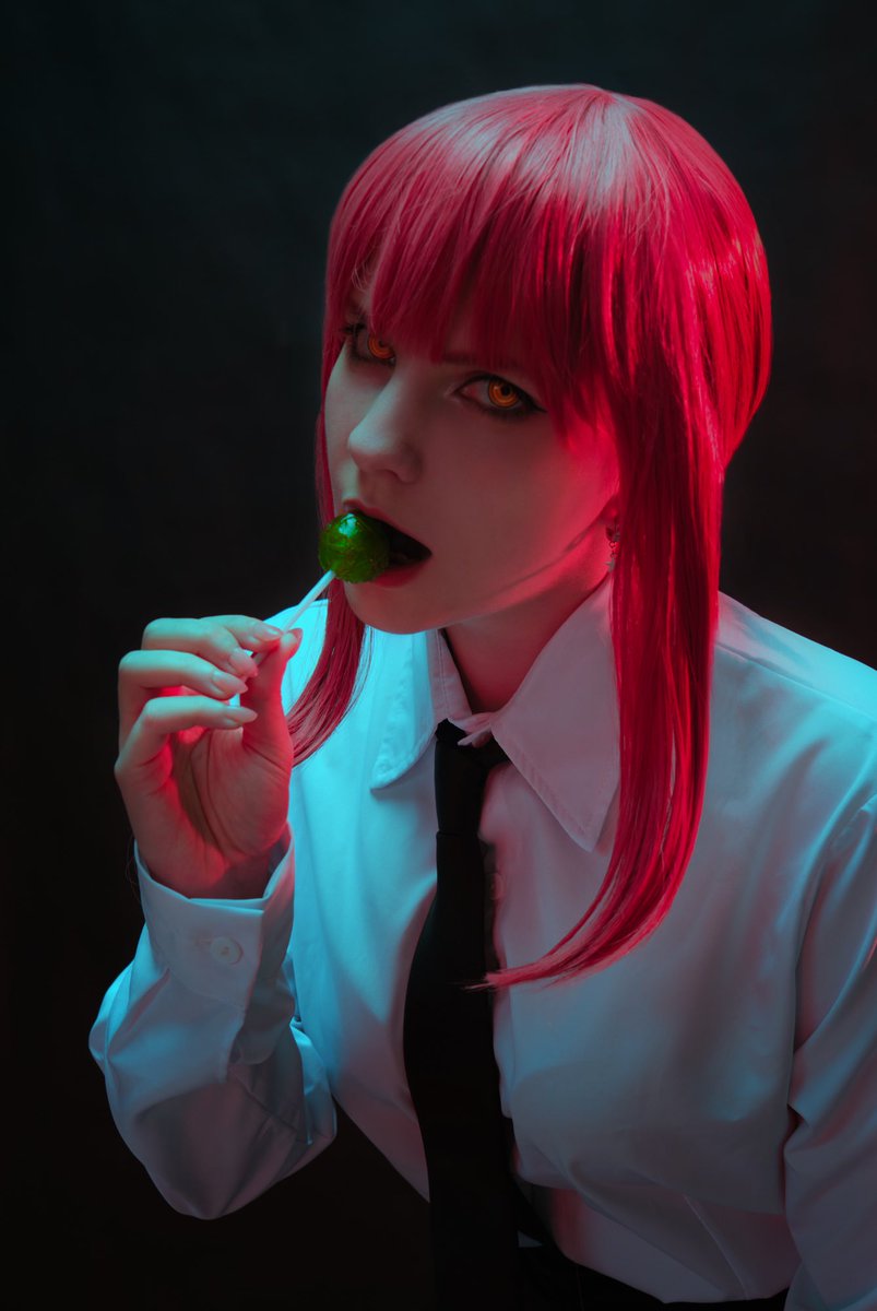 Devil in control 

#cosplay #chainsawman #makima